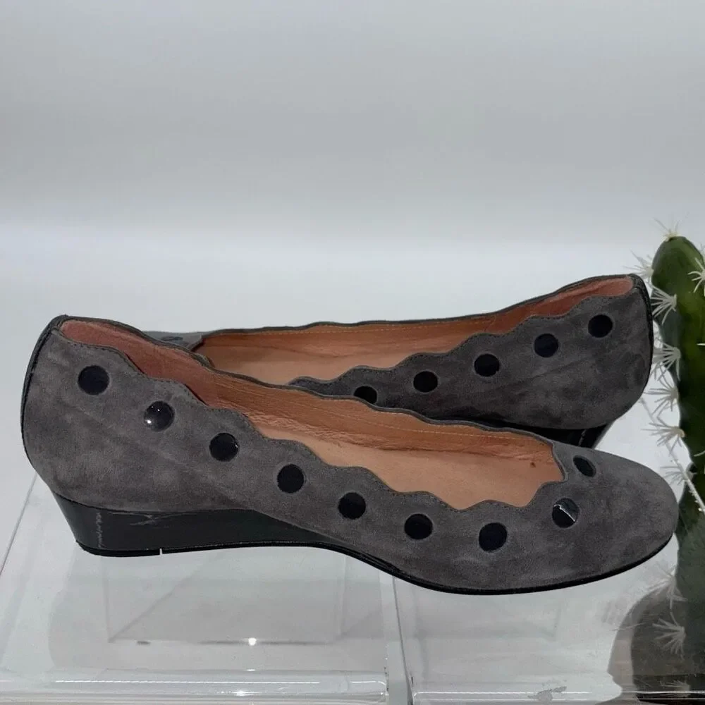 French Sole FS/NY Womens Flat‎ Wedge Shoes Scalloped Grey Suede Patent Dots size